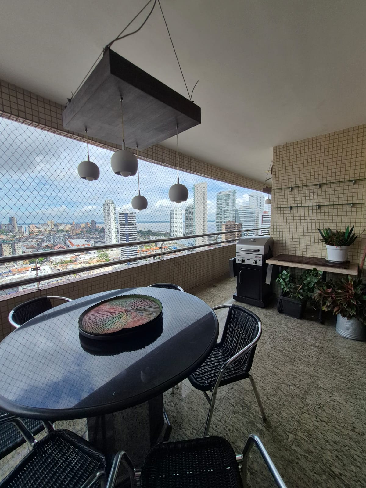 Sacada gourmet com vista panorâmica de Belém